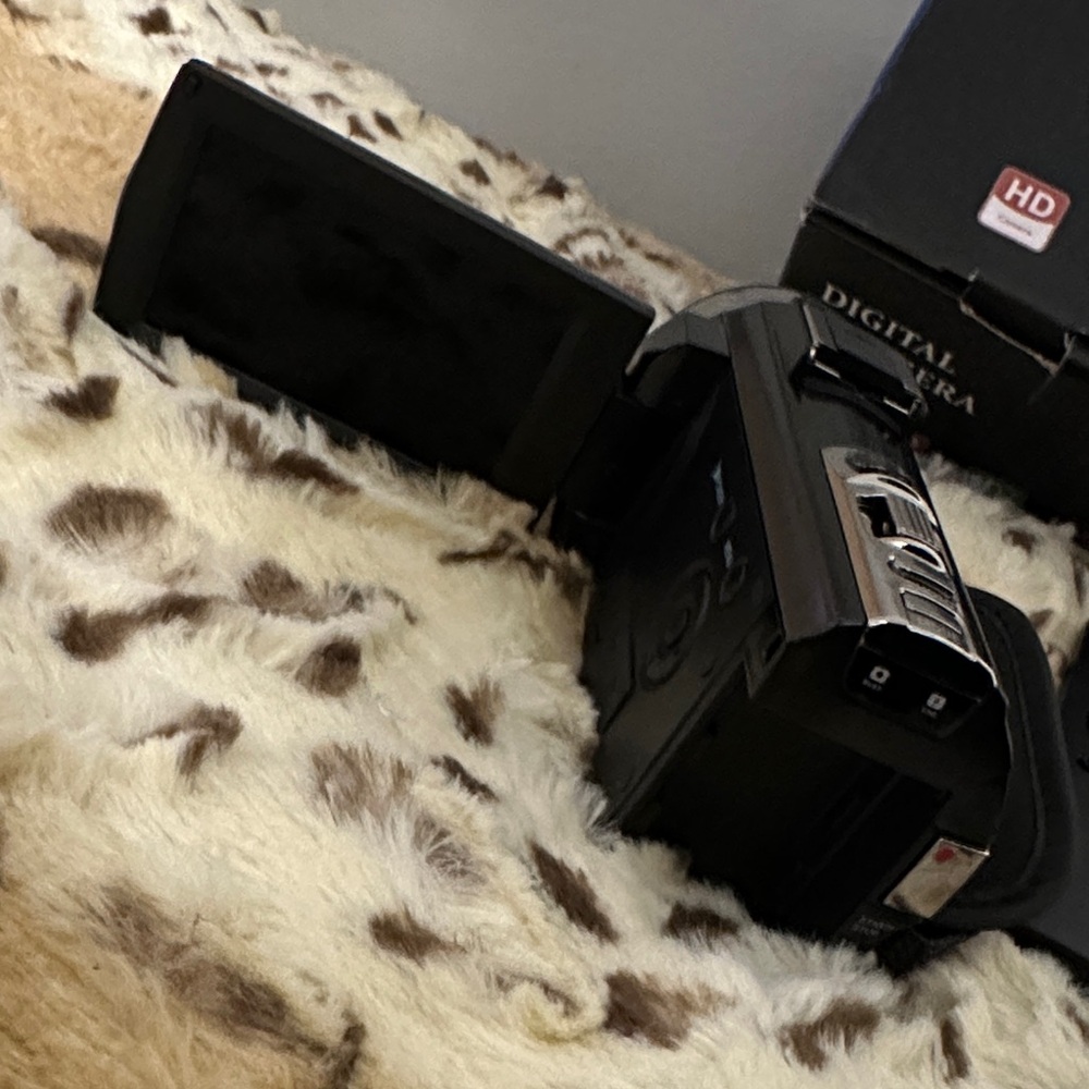 Full HD Digital Camera with Accessories - Black - Picture 2 of 3